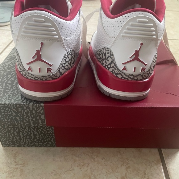 Air Jordan 3 Retro barely worn like new size 7.5 men / 8.5 women - Picture 3 of 5